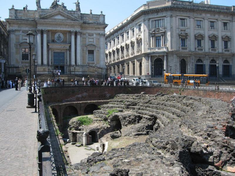 A Casuzza Al Centro,con Terrazzino Privato * Catania